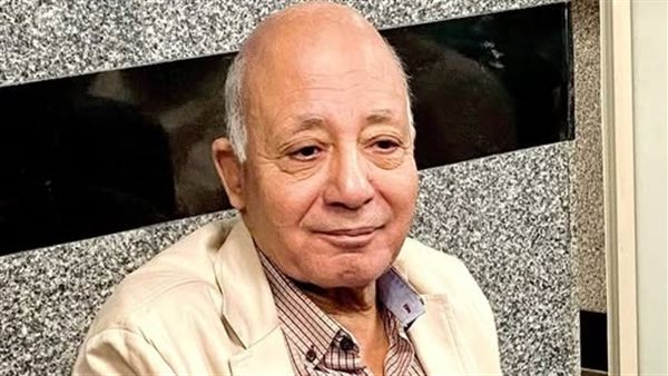  الدكتور أحمد خليفة