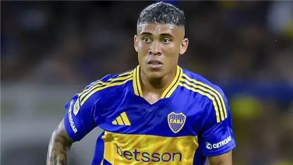 أيرتون كوستا مدافع