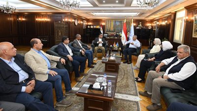 وزير الإسكان يبدأ جولته بالإسكندرية لدفع العمل بالمشروعات الجارية