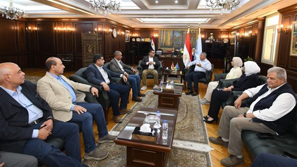 خلال الاجتماع