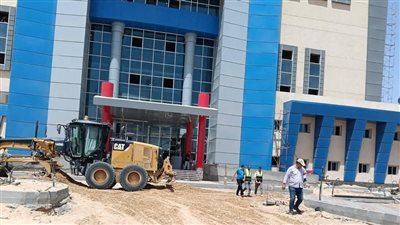 الإسكان: تطوير وصيانة الطرق وتنفيذ مستشفى جديد بمدينة العبور