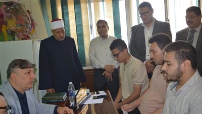  نائب رئيس جامعة الأزهر للوجه القبلي يتابع سير امتحانات الفصل الدراسي الثاني بكلية طب الأسنان|صور