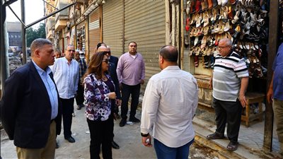 وزيرة التنمية المحلية خلال تفقدها أعمال تطوير سوق العتبة: هنعمل حاجة كويسة وآمنة تليق بكم