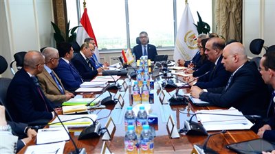 في ظل الظروف الإقليمية الراهنة.. وزير التموين يؤكد ضرورة تأمين احتياطي استراتيجي آمن من السلع الأساسية يكفي لفترات مطمئنة