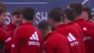 لاعبو ريفر بليت يصنعون ممرًا شرفيًا لـ ماستانتونو بمناسبة انتقاله إلى ريال مدريد