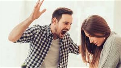  والدي عصبي ويتطاول على والدتي ما يجعلنا أحيانا نسيء التعامل معه فما الحكم؟