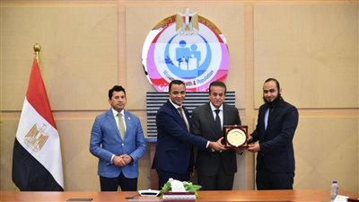 نموذج محاكاة مجلس الشيوخ يناقش مع وزير الصحة تحديات المنظومة الطبية في مصر وآليات تطوير الخدمات