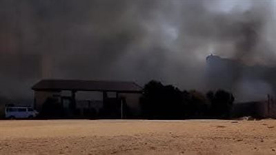 السيطرة على حريق بمولد كهربائي داخل ثلاجة خضار بسوق العبور دون إصابات