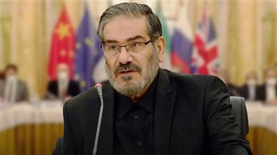 التليفزيون الإيراني يؤكد مقتل علي شمخاني مستشار المرشد متأثرا بإصابته