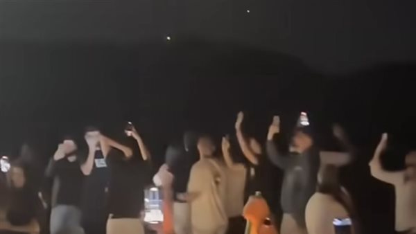 لبنانيون يحتفلون