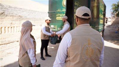 بيت الزكاة ينتهي من توزيع لحوم الأضاحي على عشرات الآلاف من الأسر المستحقة في 4 محافظات