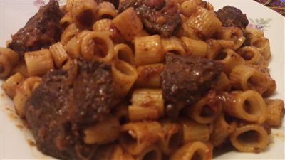 خطوة بخطوة.. طريقة عمل مكرونة بكباب الحلة بأسهل وصفة