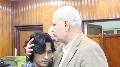 واساه في وفاة والده.. أول تعليق من عميد أصول الدين على موقفه المؤثر مع طالب إندونيسي