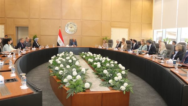 خلال الاجتماع