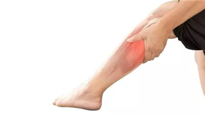 أبرزها ألم العضلات.. علامات نقص الكالسيوم في الجسم 