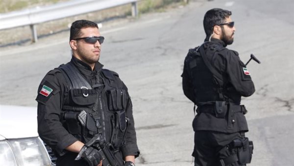 أفراد من الأمن الإيراني