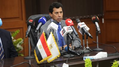 وزير الرياضة ينتظر قرار الأولمبية الدولية لاعتماد إيقاف مرتضى منصور (خاص)