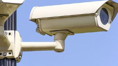 سيدة تتعرض للتجسس من شركة كاميرات داخل منزلها بطريقة احترافية (تفاصيل)