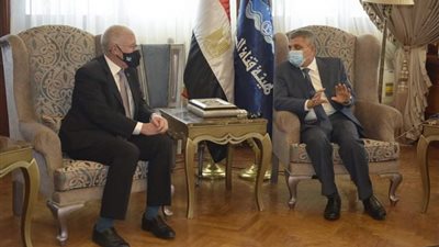 الرئيس الجديد لـ”المقاولون العرب” يتفقد أعمال الإنشاءات بالمتحف العالمي لقناة السويس