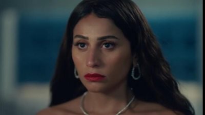 أحمد السبكي كلمة السر وراء اعتذار دينا الشربيني عن “قمر 14” (فيديو)