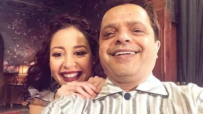 محمد هنيدي يتغزل في منة شلبي.. والأخيرة: “بحبك حب” (صورة)