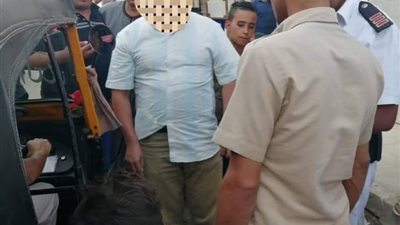 سقوط طالب انتحل صفة طبيب وفتح عيادة للكشف على المواطنين في كفر الشيخ (صور)