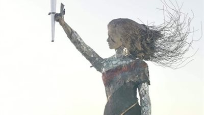 إليسا عن تمثال سيدة الحرية اللبنانية: “أصغر من التي في نيويورك ولكن لديها الكثير لتفعله” (صورة)