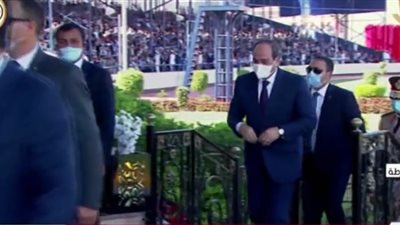 السيسي لخريجي الكليات العسكرية: “مهمتك بناء وعي حقيقي لأخوك المجند اللي جاي يقضي معاك سنة أو أكثر”