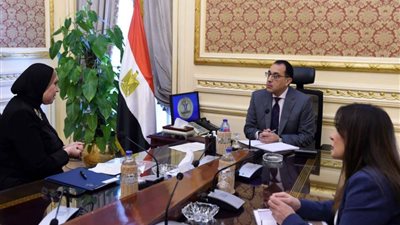 وزيرة الصناعة: نستهدف دمج المشروعات غير الرسمية في الاقتصاد عبر المجمعات الصناعية