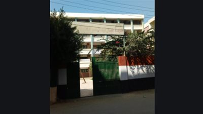 “مين اللي والدتها مطلقة؟”.. غضب بين طالبات مدرسة في مطروح بسبب تنمر المعلمين لهن