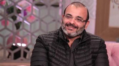 أيمن بهجت قمر يعلن تغيير فريق عمل “تحت تهديد السلاح” لانشغالهم بمسلسلات رمضان