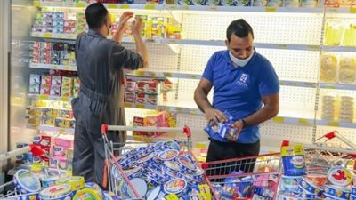 إلا رسول الله.. هايبر ماركت بالمنوفية يرفع المنتجات الفرنسية (صور)