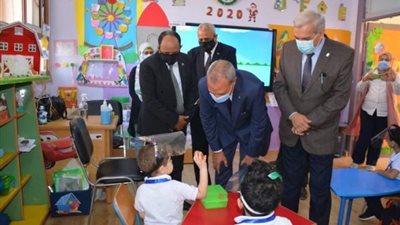 محافظ القليوبية يتفقد مدارس المتفوقين واليابانية بالعبور