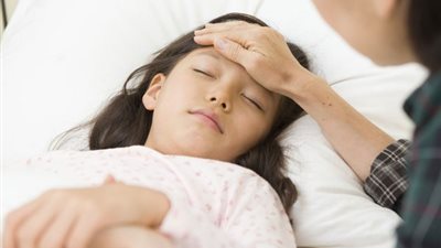 بعد تقديم تطعيم الالتهاب السحائي للطلاب.. تعرف على انواع المرض وأعراضه