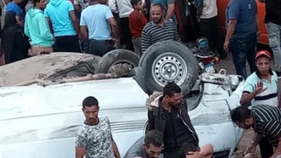 انقلاب سيارة ميكروباص علي الطريق الدائري في الخصوص (صور)