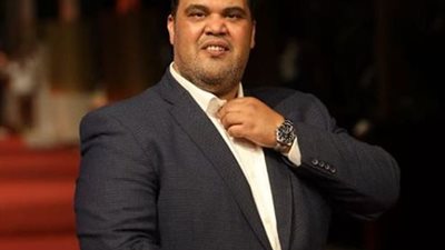 أحمد فتحي بعد وصوله مهرجان الجونة: “متلبك وأول مرة في حياتي أشوف السجادة الحمراء”