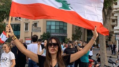 نادين نسيب نجيم: “من قلبي سلام لبيروت.. ما عم نعرف نرتاح” (تغريدة)