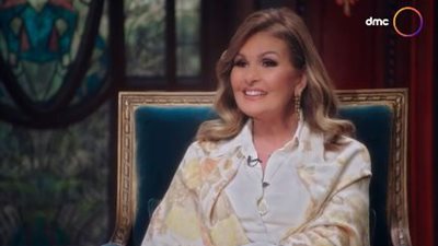 يسرا: “علاقاتي القديمة بتكمل  وبنبقى صحاب.. وخالد جوزي مش بيغير”