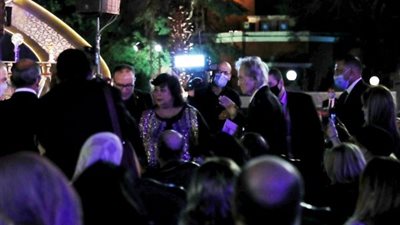 إيناس عبد الدايم تنزل من المسرح لإهداء جمال سلامة ومحمد سلطان جوائز خاصة (صور)