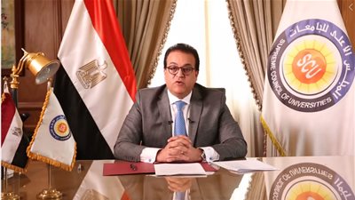 وزير التعليم العالي: عدد المصابين بفيروس كورونا في المستشفيات الجامعية 171 حالة