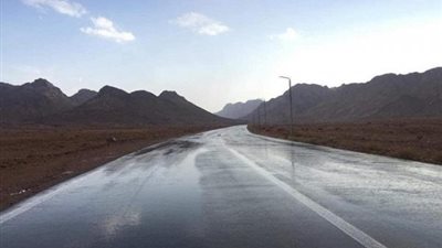 وزارة النقل تحذر من التحرك على بعض الطرق بسبب السيول