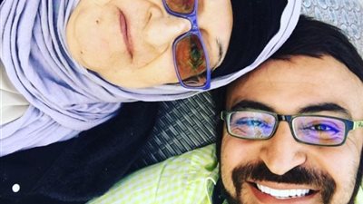 بعد وفاة ابن شقيقته.. والدة أحمد يونس تدخل في غيبوبة تامة