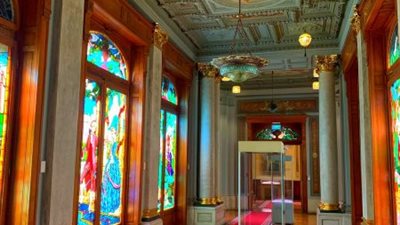 استفتاء على 5 قطع أثرية لاختيار “قطعة نوفمبر” في متحف المجوهرات الملكية