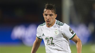 نجم منتخب الجزائر يدخل حسابات باريس سان جيرمان ومانشستر سيتي