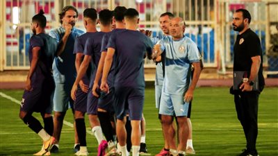 باتشيكو يحفز اللاعبين قبل انطلاق مواجهة الرجاء