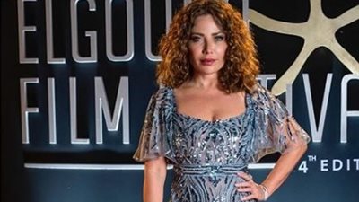 سلافة معمار: “نفسي أعمل حاجة مع كاملة أبو ذكري”