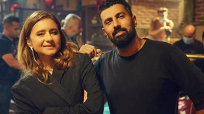 نيللي كريم بـ”جاكيت رجالي” في كواليس فيلمها الجديد “العميل صفر” (صورة)