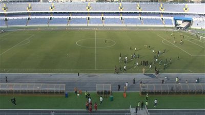 بحضور البدري وكهربا.. اشتباكات بين لاعبي أهلي طرابلس والاتحاد الليبي ونزول الجمهور إلى أرضية الملعب