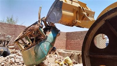 إزالة طواحين وكسارات للذهب المخالفة بمدن أسوان وإدفو بمساحة 6900 متر