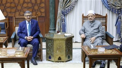 الإمام الأكبر خلال استقباله سفير باكستان: الأزهر يفتح أبوابه دومًا لأبناء الأمة الإسلامية